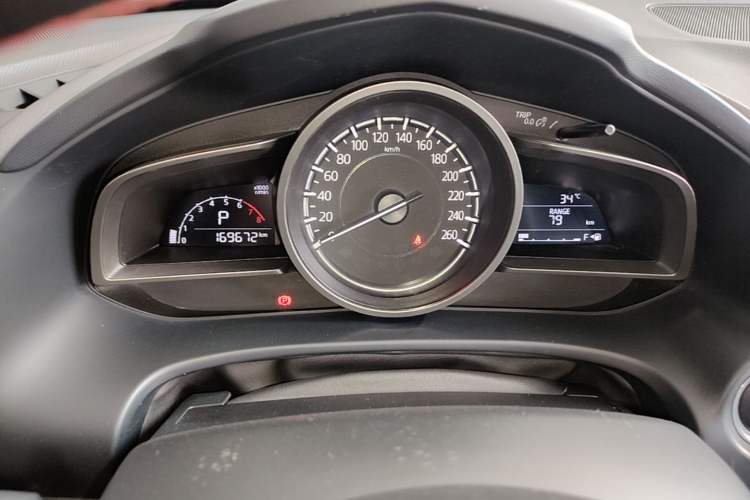 Used Mazda CX-4 2018 2.5L Automatic 4x4 Blue Sky Sport Edition China V Standard Instrument Cluster