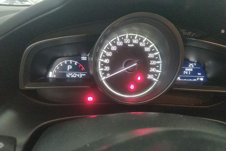 Used Mazda CX-4 2018 2.0L Automatic Two-Wheel Drive Blue Sky Dynamic Version China VI Standard Instrument Cluster