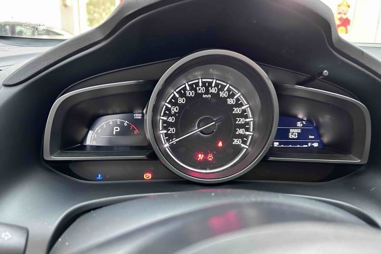 Used Mazda CX-4 2018 2.0L Automatic Two-Wheel Drive Blue Sky Premium Upgrade Version China VI Standard Instrument Cluster
