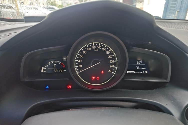 Used Mazda CX-4 2018 2.0L Automatic Two-Wheel Drive Blue Sky Dynamic Version China V Standard Instrument Cluster