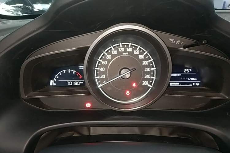 Used Mazda CX-4 2018 2.0L Manual Two-Wheel Drive Blue Sky Dynamic Edition China V Standard Instrument Cluster
