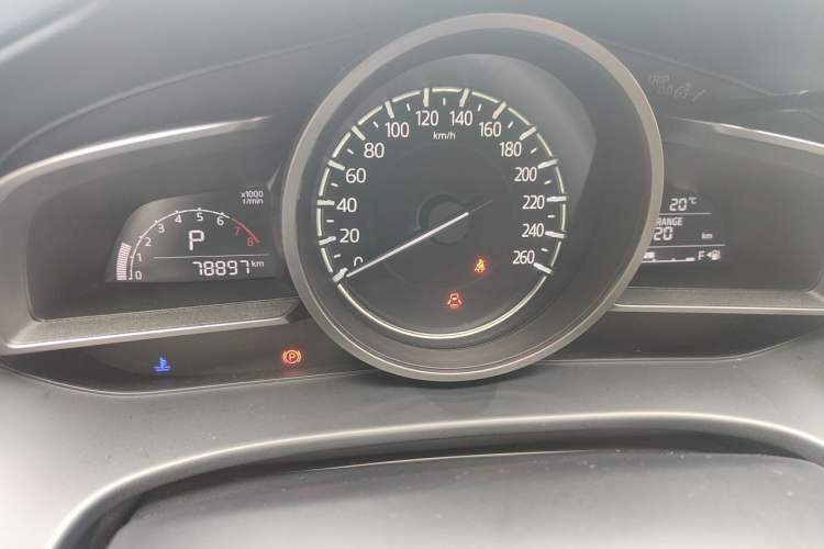 Used Mazda CX-4 2018 2.0L Automatic Two-Wheel Drive Blue Sky Premium Upgrade Version China V Standard Instrument Cluster