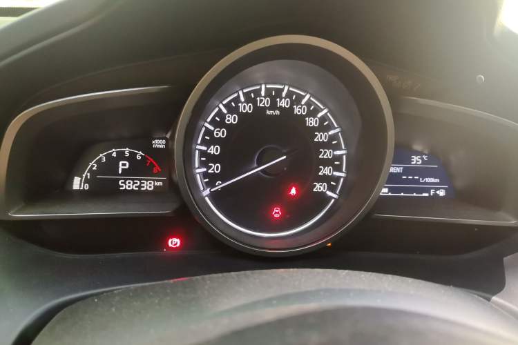 Used Mazda CX-4 2018 2.0L Automatic Two-Wheel Drive Blue Sky Dynamic Version China VI Standard Instrument Cluster