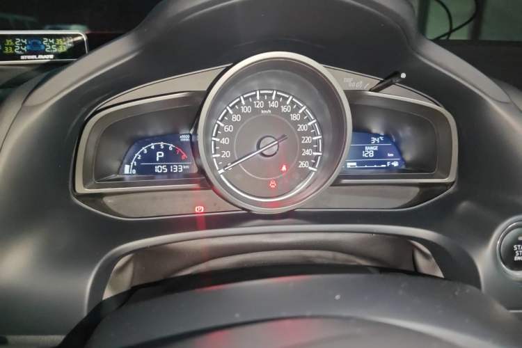 Used Mazda CX-4 2018 2.0L Automatic 2WD Blue Sky Exploration Edition China VI Standard Instrument Cluster