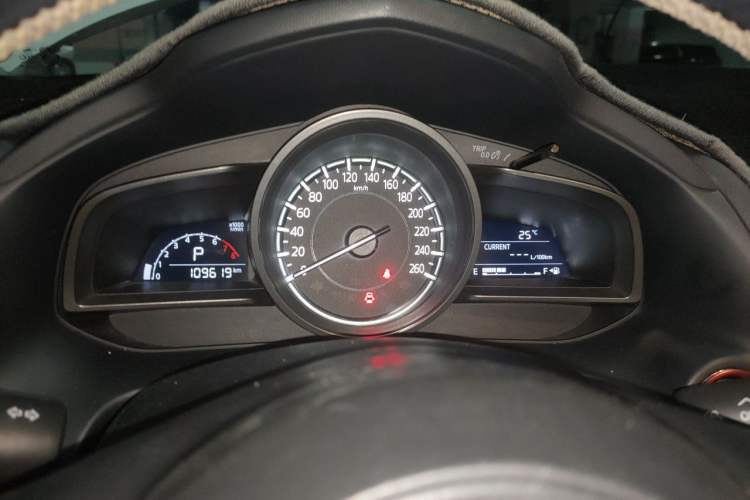 Used Mazda CX-4 2018 2.0L Automatic Two-Wheel Drive Blue Sky Exploration Version China V Standard Instrument Cluster