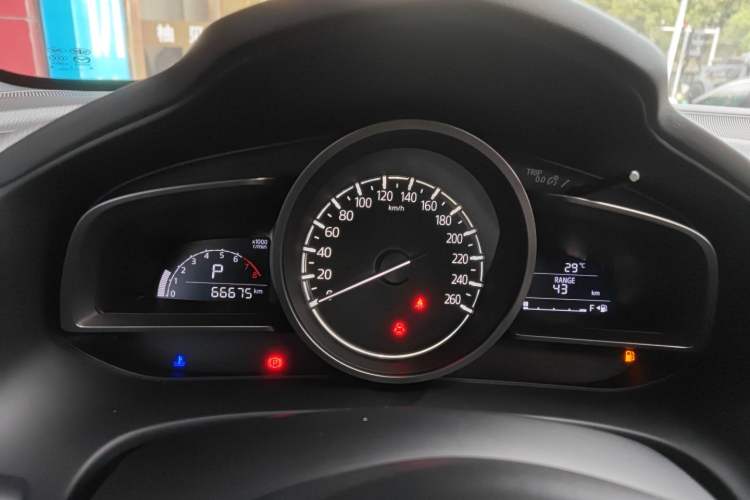 Used Mazda CX-4 2018 2.0L Automatic Two-Wheel Drive Blue Sky Dynamic Version China VI Standard Instrument Cluster