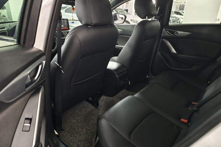 Used Mazda CX-4 2018 2.0L Automatic Two-Wheel Drive Blue Sky Dynamic Version China VI Standard Interior 1