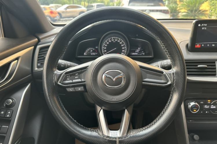 Used Mazda CX-4 2018 2.0L Automatic 2WD Blue Sky Exploration Edition China VI Standard Interior 2