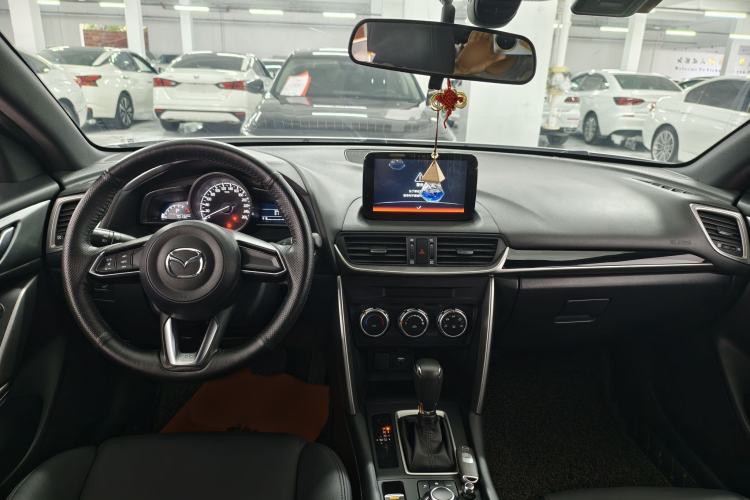 Used Mazda CX-4 2018 2.0L Automatic Two-Wheel Drive Blue Sky Dynamic Version China VI Standard Interior 2