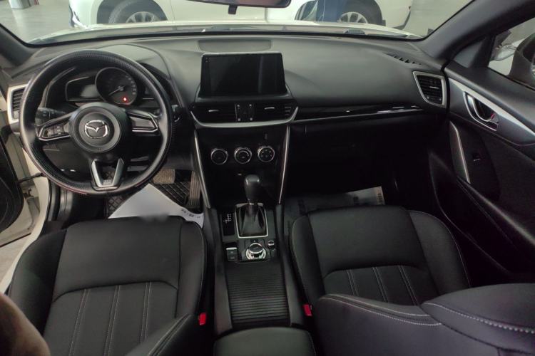 Used Mazda CX-4 2018 2.0L Automatic Two-Wheel Drive Blue Sky Dynamic Version China V Standard Interior 3
