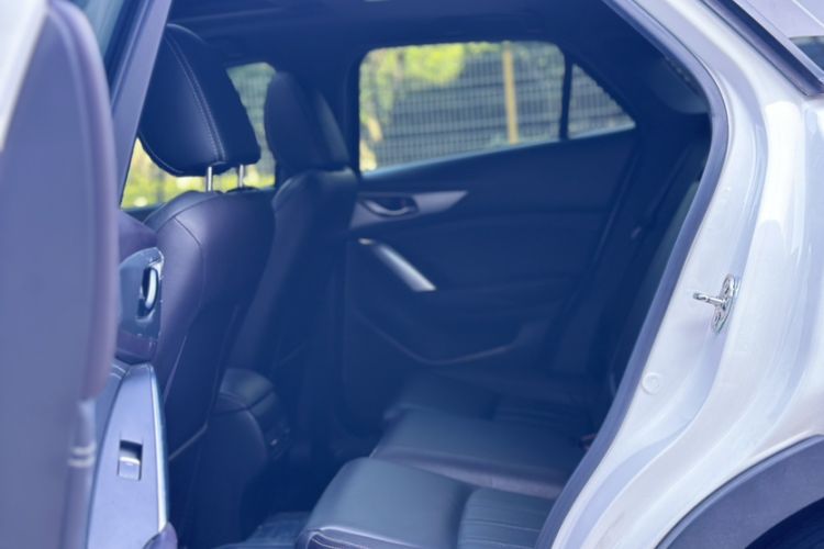 Used Mazda CX-4 2018 2.0L Automatic Two-Wheel Drive Blue Sky Leading Edition China V Standard Interior 3