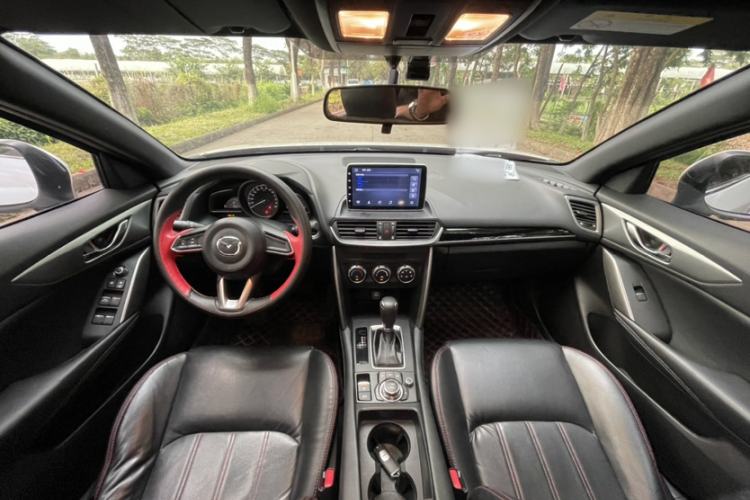 Used Mazda CX-4 2018 2.0L Automatic Two-Wheel Drive Blue Sky Dynamic Version China VI Standard Interior 3