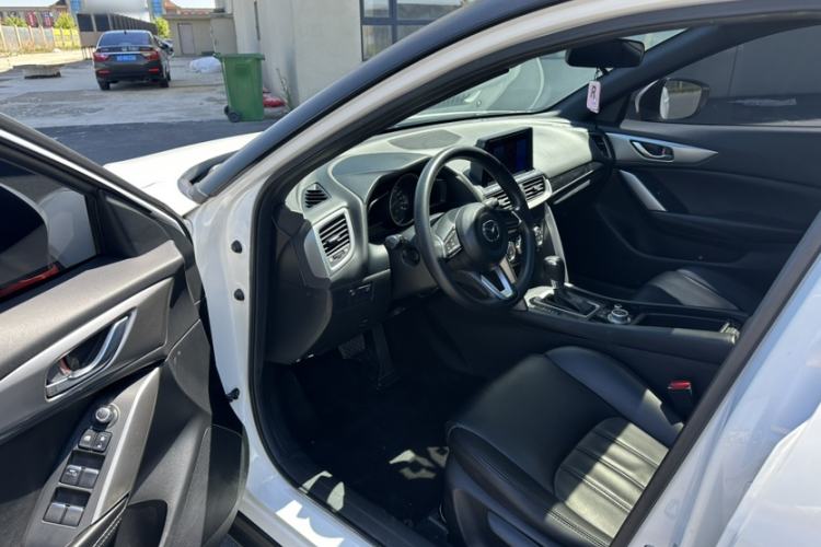 Used Mazda CX-4 2018 2.0L Automatic Two-Wheel Drive Blue Sky Dynamic Version China V Standard Interior 4