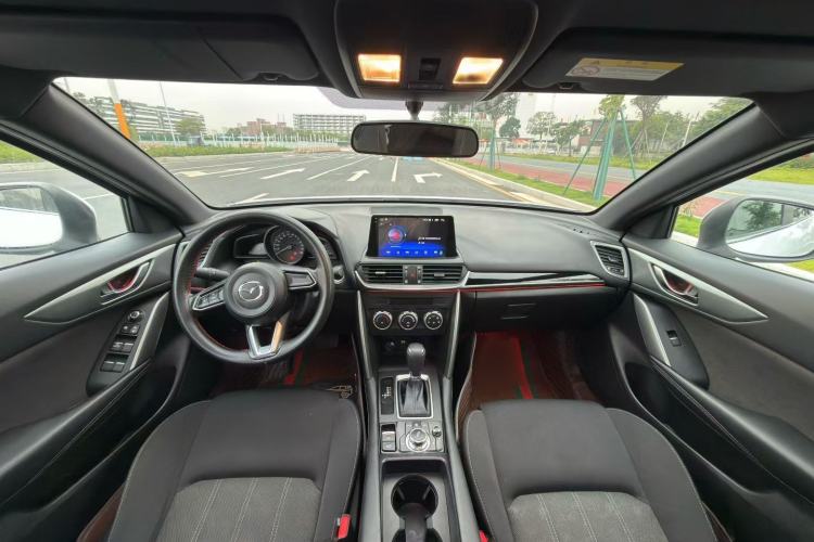 Used Mazda CX-4 2018 2.0L Automatic Two-Wheel Drive Blue Sky Dynamic Version China VI Standard Interior 5