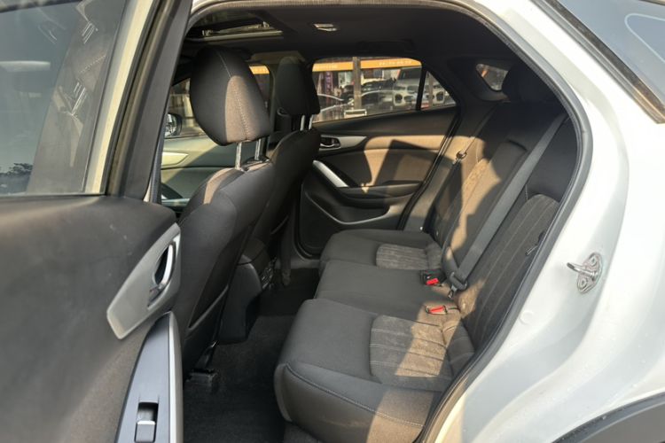 Used Mazda CX-4 2018 2.0L Automatic 2WD Blue Sky Exploration Edition China VI Standard Interior 6