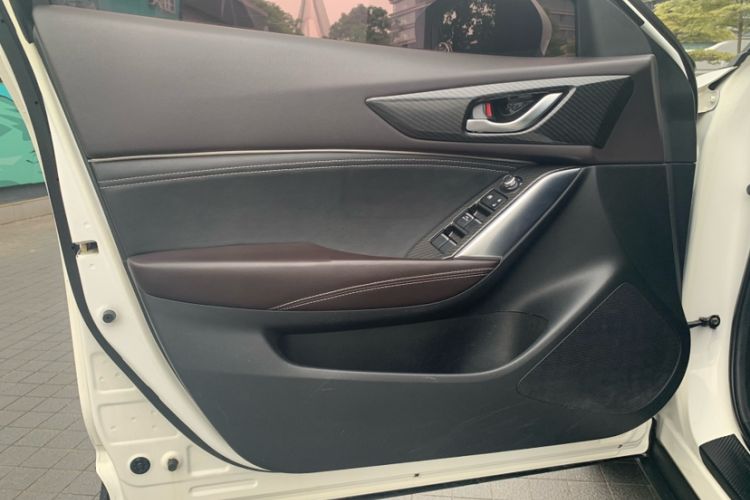 Used Mazda CX-4 2018 2.5L Automatic 4x4 Blue Sky Sport Edition China V Standard Interior 6