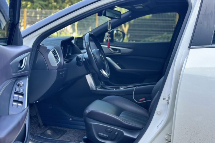 Used Mazda CX-4 2018 2.0L Automatic Two-Wheel Drive Blue Sky Leading Edition China V Standard Interior 8