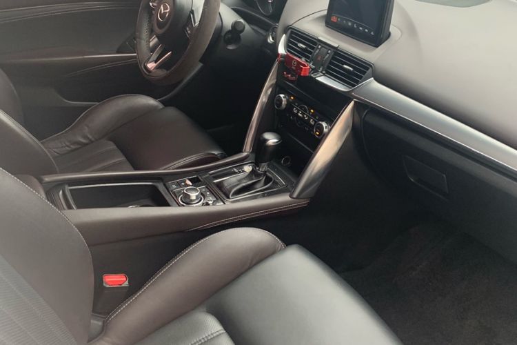 Used Mazda CX-4 2018 2.5L Automatic 4x4 Blue Sky Sport Edition China V Standard Interior 8
