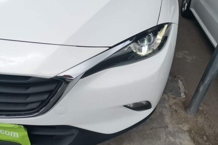 Used Mazda CX-4 2018 2.0L Automatic Two-Wheel Drive Blue Sky Dynamic Version China VI Standard Left Front Headlight