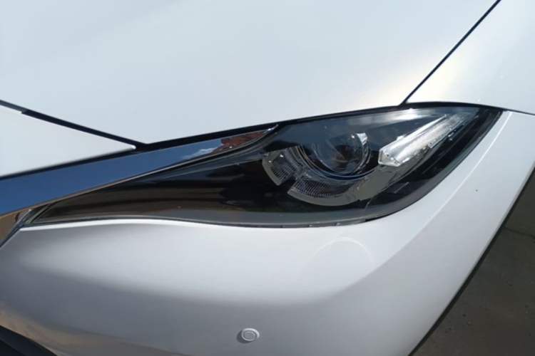 Used Mazda CX-4 2018 2.0L Automatic Two-Wheel Drive Blue Sky Dynamic Version China VI Standard Left Front Headlight