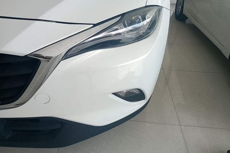 Used Mazda CX-4 2018 2.0L Automatic Two-Wheel Drive Blue Sky Dynamic Version China VI Standard Left Front Headlight