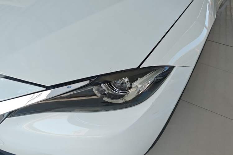 Used Mazda CX-4 2018 2.0L Automatic Two-Wheel Drive Blue Sky Dynamic Version China V Standard Left Front Headlight
