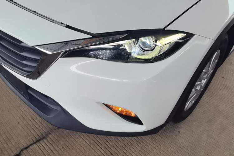 Used Mazda CX-4 2018 2.0L Automatic Two-Wheel Drive Blue Sky Dynamic Version China V Standard Left Front Headlight