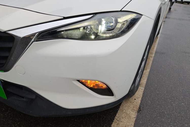 Used Mazda CX-4 2018 2.0L Automatic Two-Wheel Drive Blue Sky Dynamic Version China V Standard Left Front Headlight