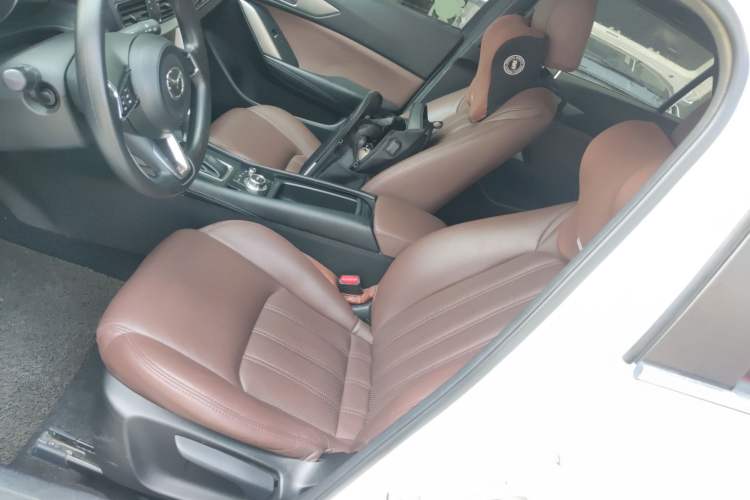 Used Mazda CX-4 2018 2.0L Automatic Two-Wheel Drive Blue Sky Dynamic Version China VI Standard Left Front Seat