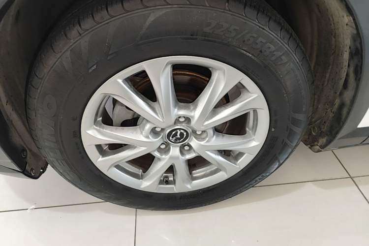 Used Mazda CX-4 2018 2.0L Automatic Two-Wheel Drive Blue Sky Dynamic Version China VI Standard Left Front Wheel Hub