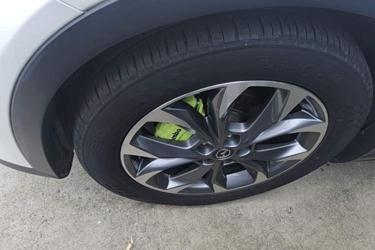 Used Mazda CX-4 2018 2.0L Automatic Two-Wheel Drive Blue Sky Dynamic Version China V Standard Left Front Wheel Hub