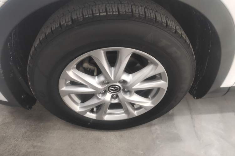 Used Mazda CX-4 2018 2.0L Automatic Two-Wheel Drive Blue Sky Dynamic Version China V Standard Left Front Wheel Hub