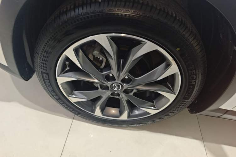 Used Mazda CX-4 2018 2.5L Automatic 4x4 Blue Sky Sport Edition China V Standard Left Front Wheel Hub