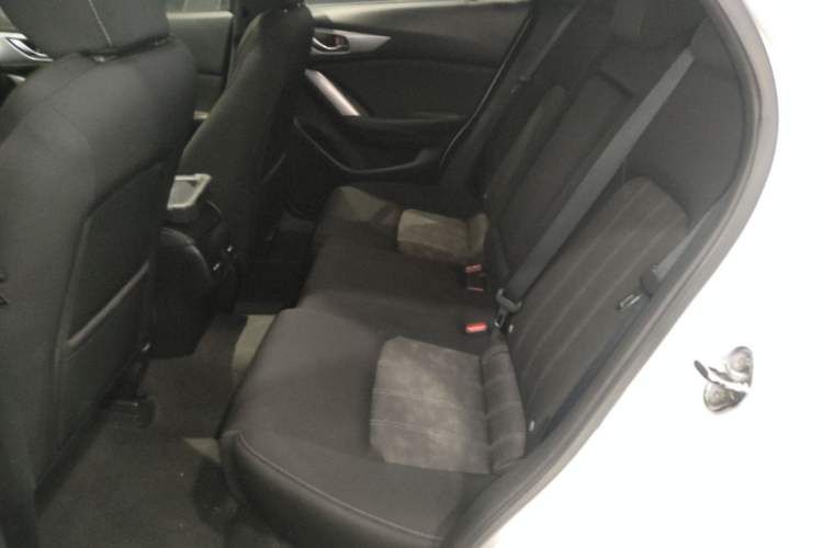 Used Mazda CX-4 2018 2.0L Automatic Two-Wheel Drive Blue Sky Exploration Version China V Standard Left Rear Seat