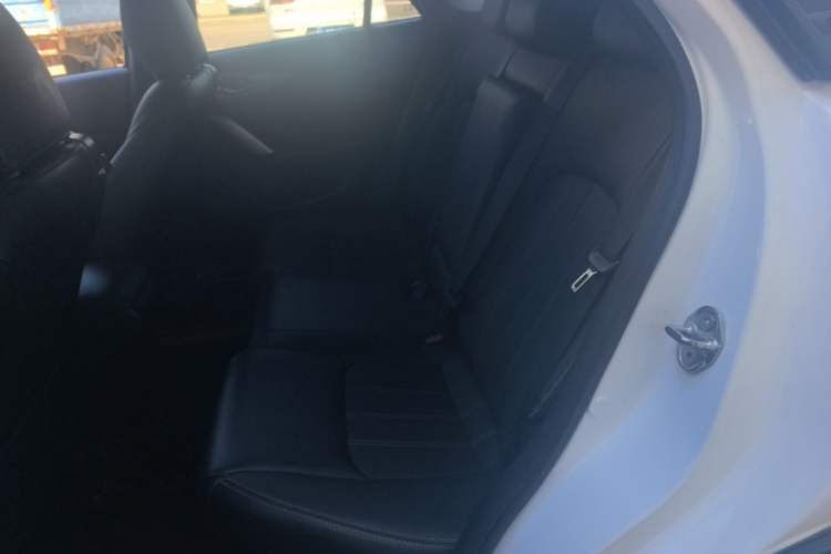 Used Mazda CX-4 2018 2.0L Automatic Two-Wheel Drive Blue Sky Dynamic Version China V Standard Left Rear Seat