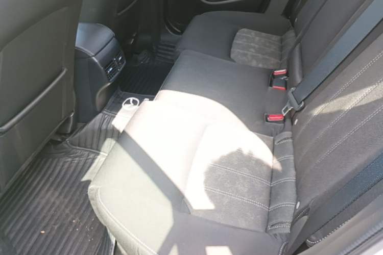 Used Mazda CX-4 2018 2.0L Automatic Two-Wheel Drive Blue Sky Dynamic Version China VI Standard Left Rear Seat