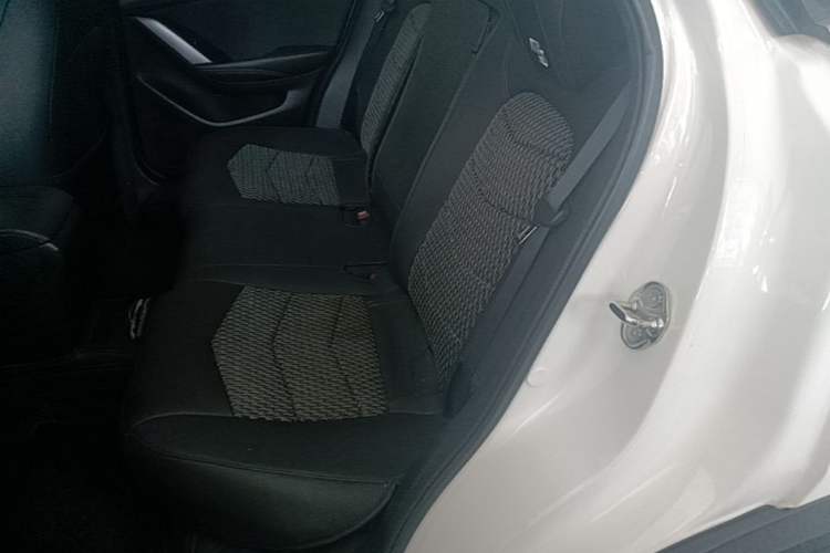 Used Mazda CX-4 2018 2.0L Automatic Two-Wheel Drive Blue Sky Dynamic Version China VI Standard Left Rear Seat