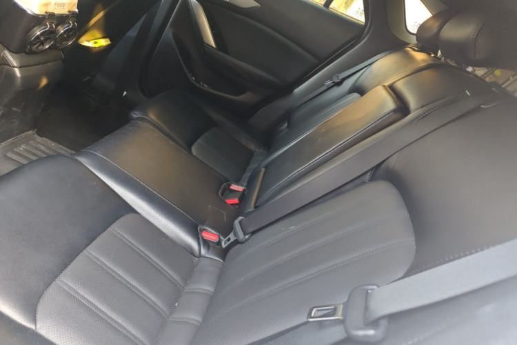 Used Mazda CX-4 2018 2.0L Automatic Two-Wheel Drive Blue Sky Dynamic Version China V Standard Left Rear Seat