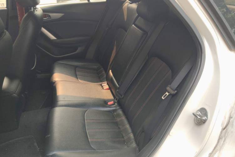 Used Mazda CX-4 2018 2.0L Automatic Two-Wheel Drive Blue Sky Dynamic Version China V Standard Left Rear Seat