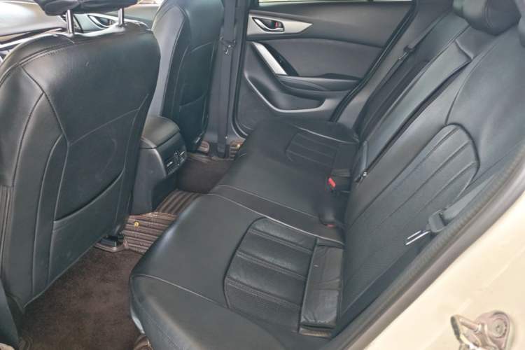 Used Mazda CX-4 2018 2.0L Automatic Two-Wheel Drive Blue Sky Exploration Version China V Standard Left Rear Seat