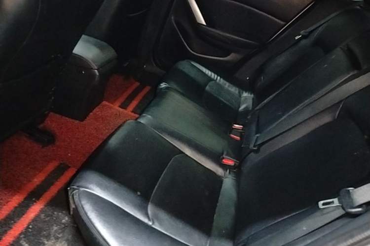 Used Mazda CX-4 2018 2.0L Automatic Two-Wheel Drive Blue Sky Dynamic Version China VI Standard Left Rear Seat