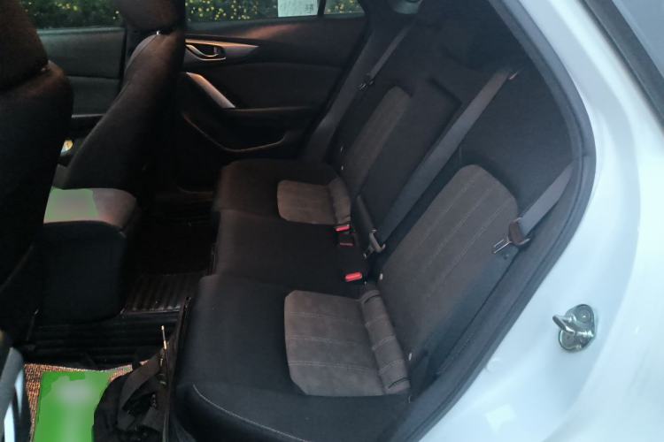 Used Mazda CX-4 2018 2.0L Automatic Two-Wheel Drive Blue Sky Dynamic Version China V Standard Left Rear Seat