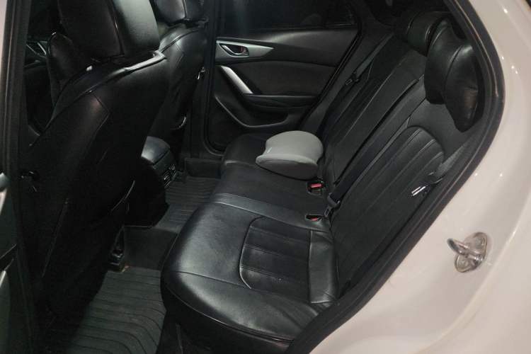 Used Mazda CX-4 2018 2.0L Automatic 2WD Blue Sky Exploration Edition China VI Standard Left Rear Seat