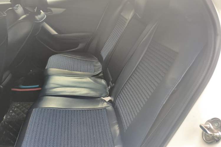 Used Mazda CX-4 2018 2.0L Automatic Two-Wheel Drive Blue Sky Dynamic Version China V Standard Left Rear Seat