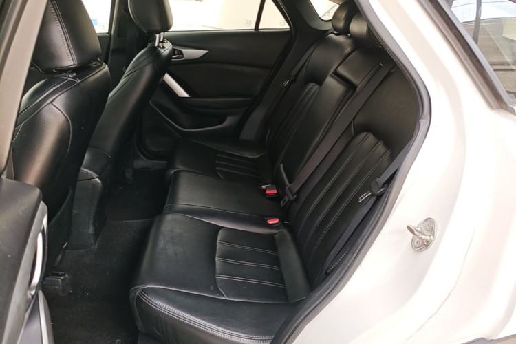 Used Mazda CX-4 2018 2.0L Automatic Two-Wheel Drive Blue Sky Dynamic Version China VI Standard Left Rear Seat