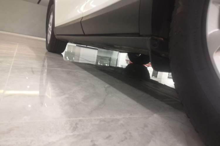 Used Mazda CX-4 2018 2.0L Automatic Two-Wheel Drive Blue Sky Luxury Edition Left Side Sill