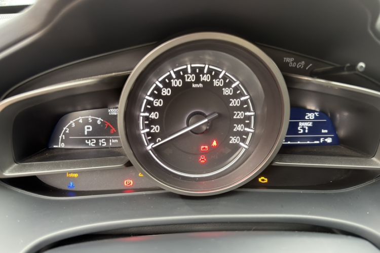 Used Mazda CX-4 2018 2.0L Automatic Two-Wheel Drive Blue Sky Premium Upgrade Version China VI Standard Odometer Close Up