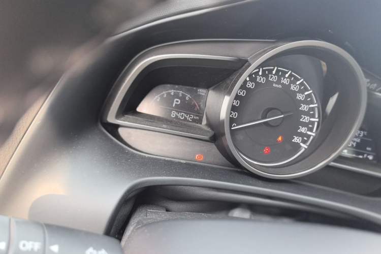 Used Mazda CX-4 2018 2.0L Automatic Two-Wheel Drive Blue Sky Premium Upgrade Version China VI Standard Odometer Close Up