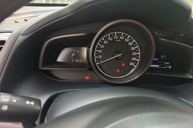 Used Mazda CX-4 2018 2.0L Automatic 2WD Blue Sky Exploration Edition China VI Standard Odometer Close Up