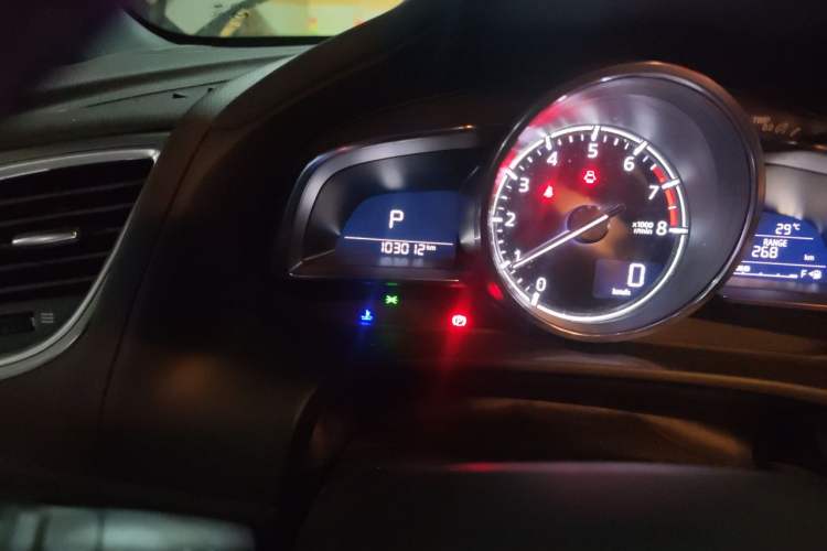 Used Mazda CX-4 2018 2.0L Automatic Two-Wheel Drive Blue Sky Leading Edition China V Standard Odometer Close Up